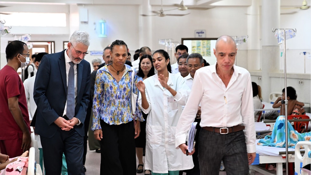 SDC Director-General Patricia Danzi on a visit to the Kantha Bopha hospital in Siem Reap, Cambodia.