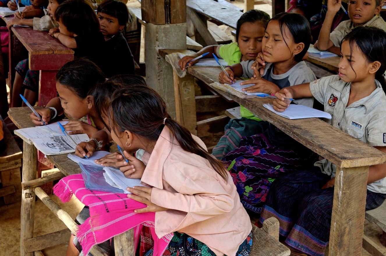 Die Organisation der Vereinten Nationen für Erziehung, Wissenschaft und Kultur (Unesco) schätzt, dass weltweit noch immer 263 Millionen Kinder und Jugendliche nicht zur Schule gehen und ihnen damit das Menschenrecht auf Bildung vorenthalten wird.