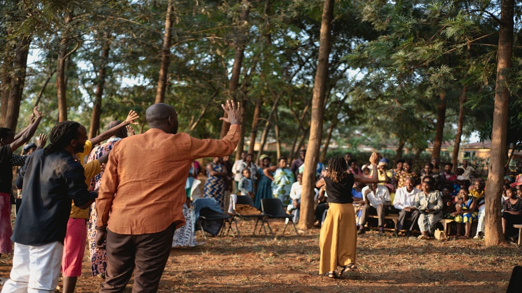 Tournée de l’adaptation théâtrale du roman Petit Pays de Gaël Faye à Nyamata, Bugesera en juin 2025