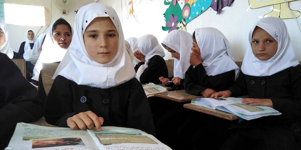 La Suisse reconnaît que l’éducation est un levier déterminant dans la réduction de la pauvreté, mais aussi la base de l’égalité de genre.