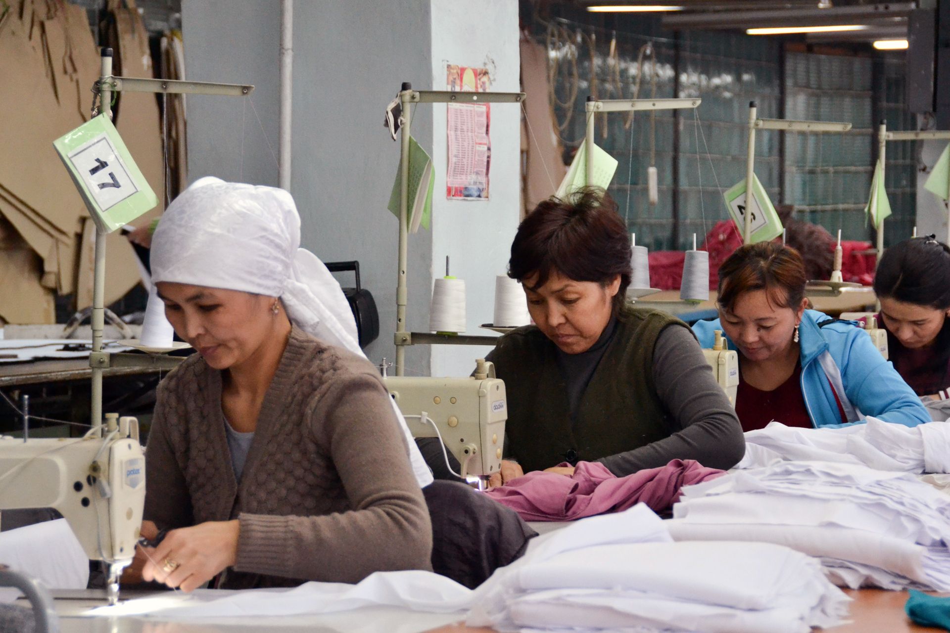 Sarte al lavoro in Kirghizistan.